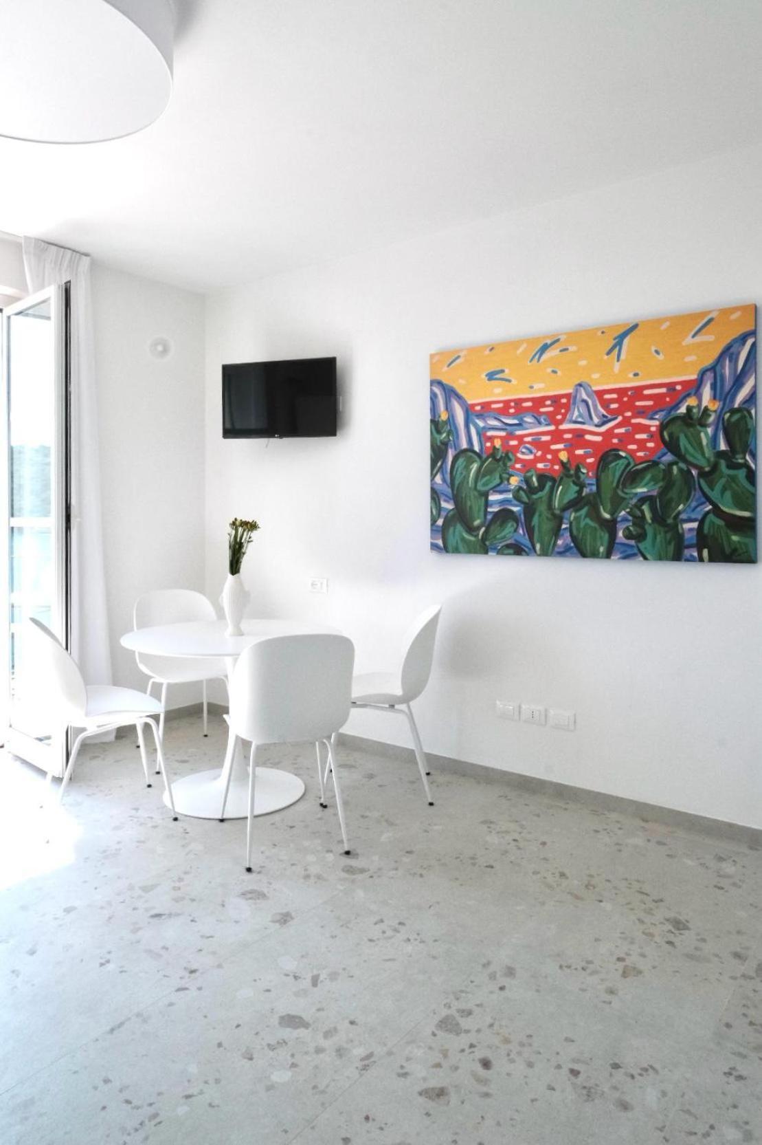 Superior One-Bedroom Apartment with Balcony