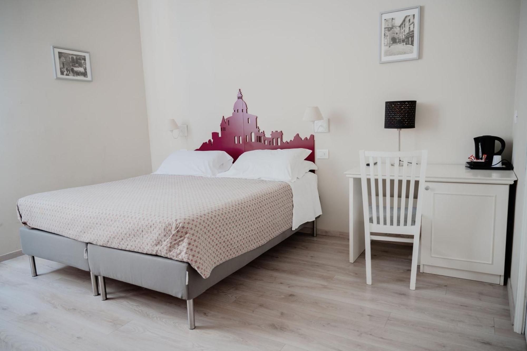Tweepersoonskamer met 1 of 2 Bedden en Eigen Badkamer