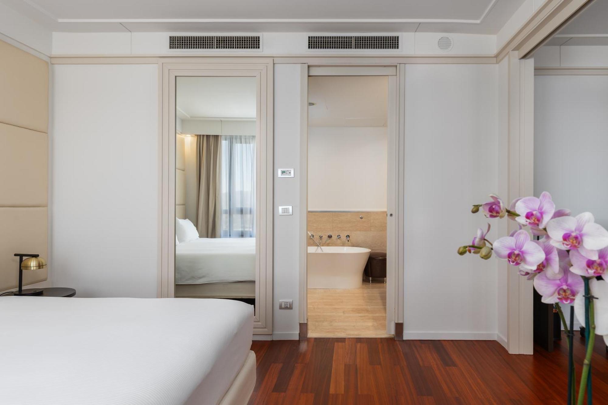 Junior Suite,1691983281:JPEG