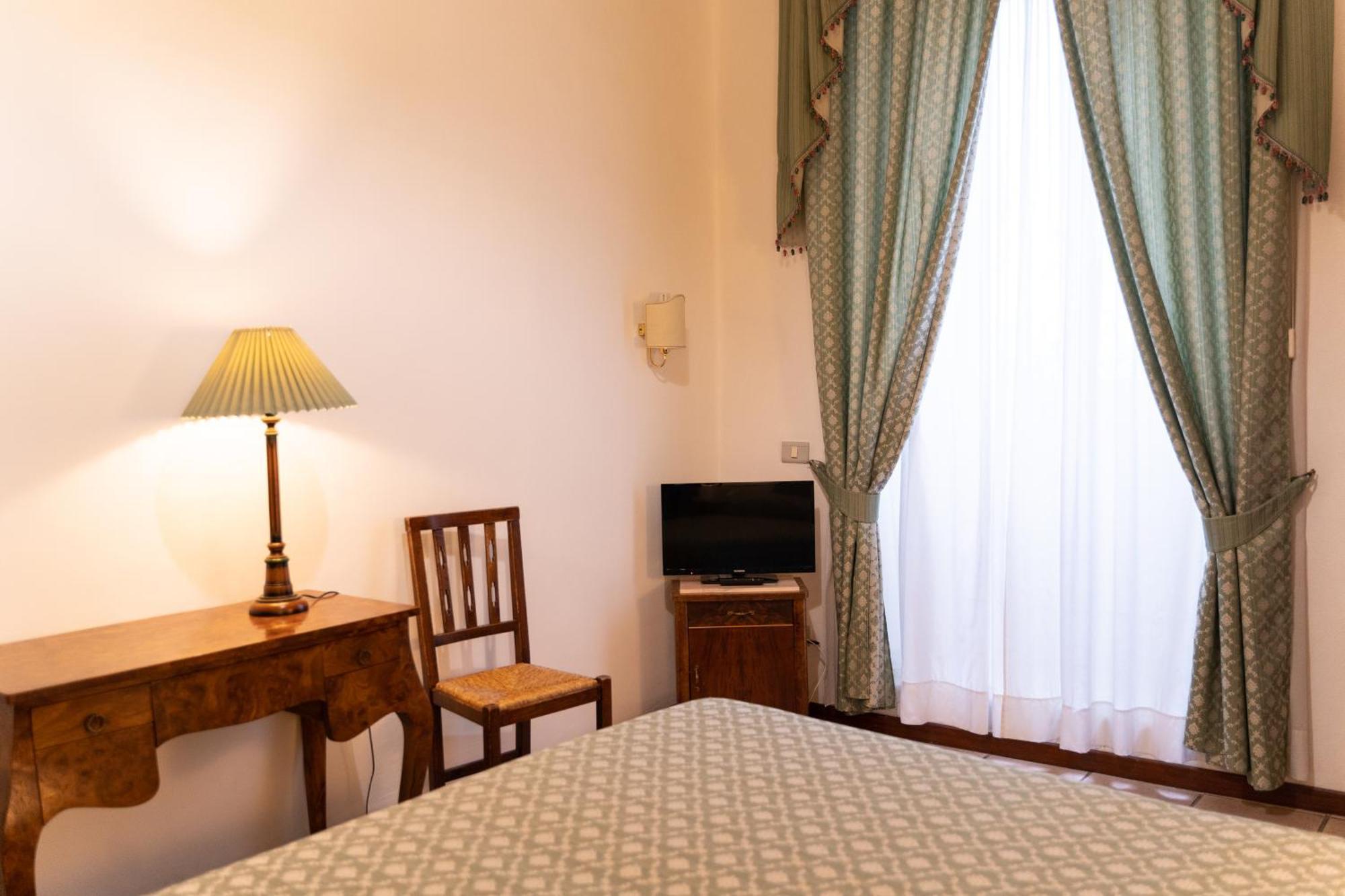 Double or Twin Room with View,1668068607:JPEG