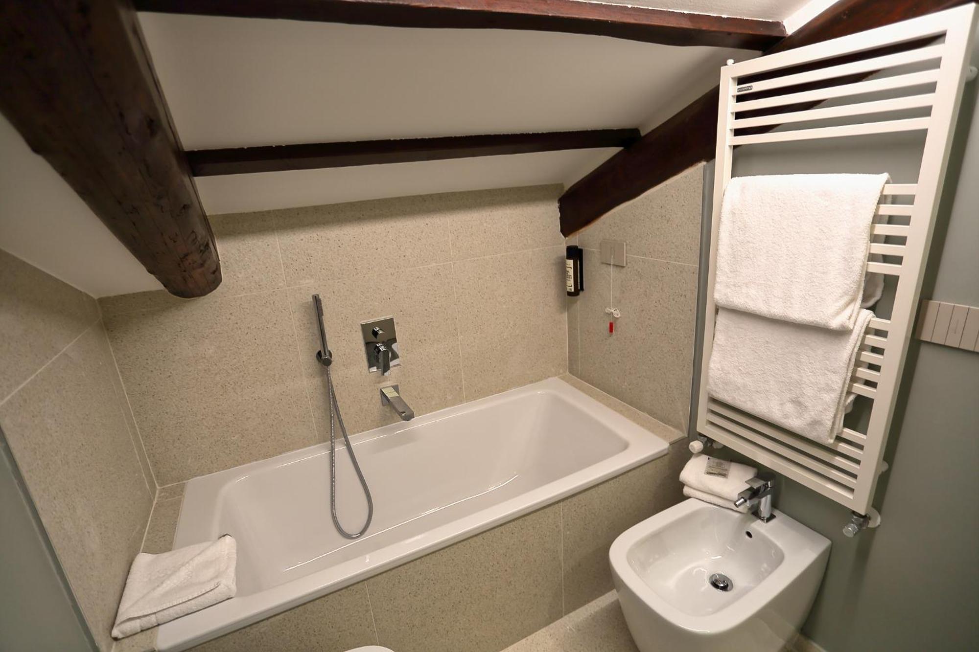 Kamer met Queensize Bed - Zolder