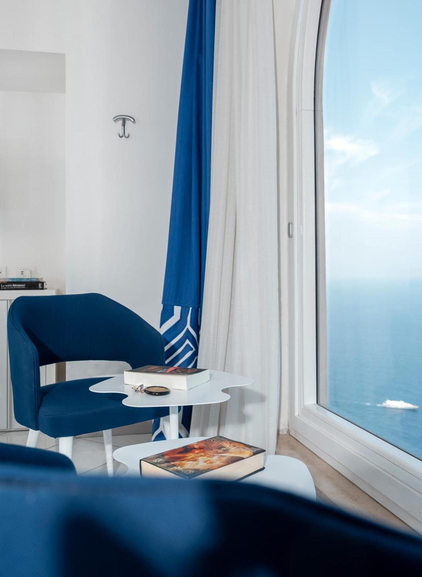 Queen Room with Spa Bath,1679569921:JPEG