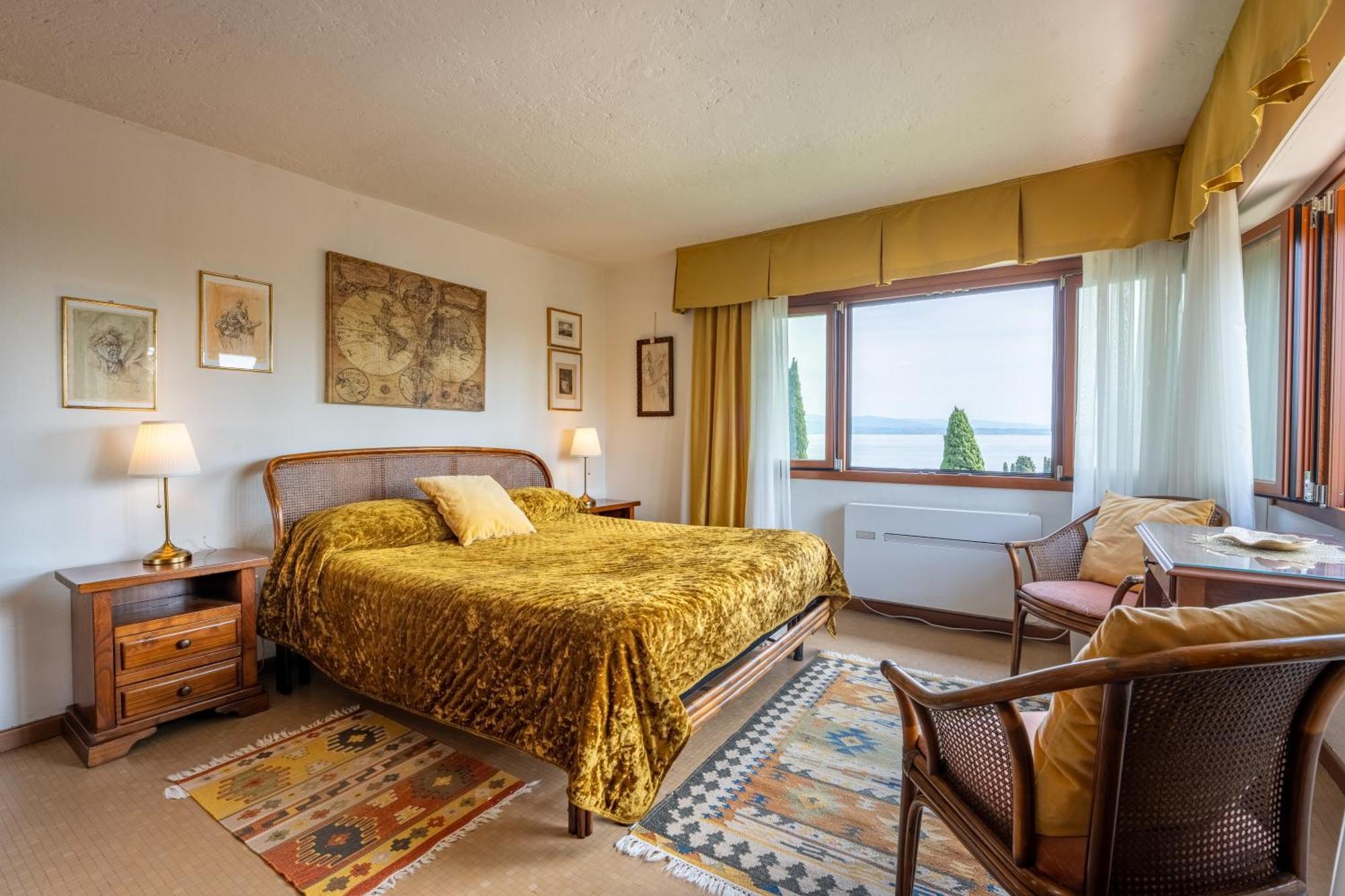 Double Room with Lake View