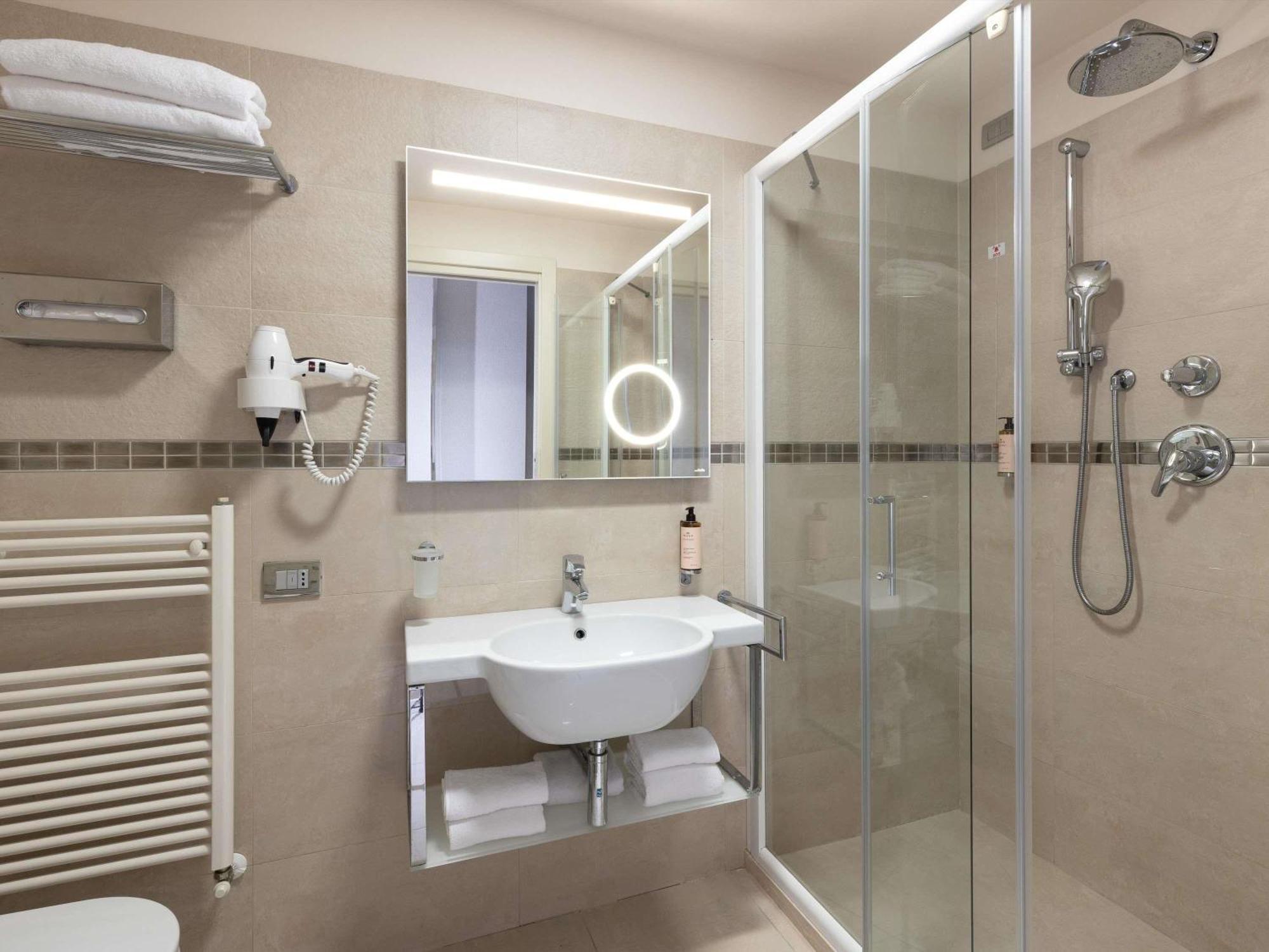 Classic Double Room with Balcony and Side Sea View
