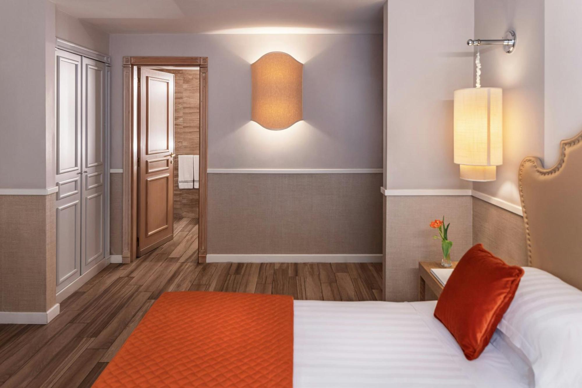 Deluxe Room,1729993383:JPEG