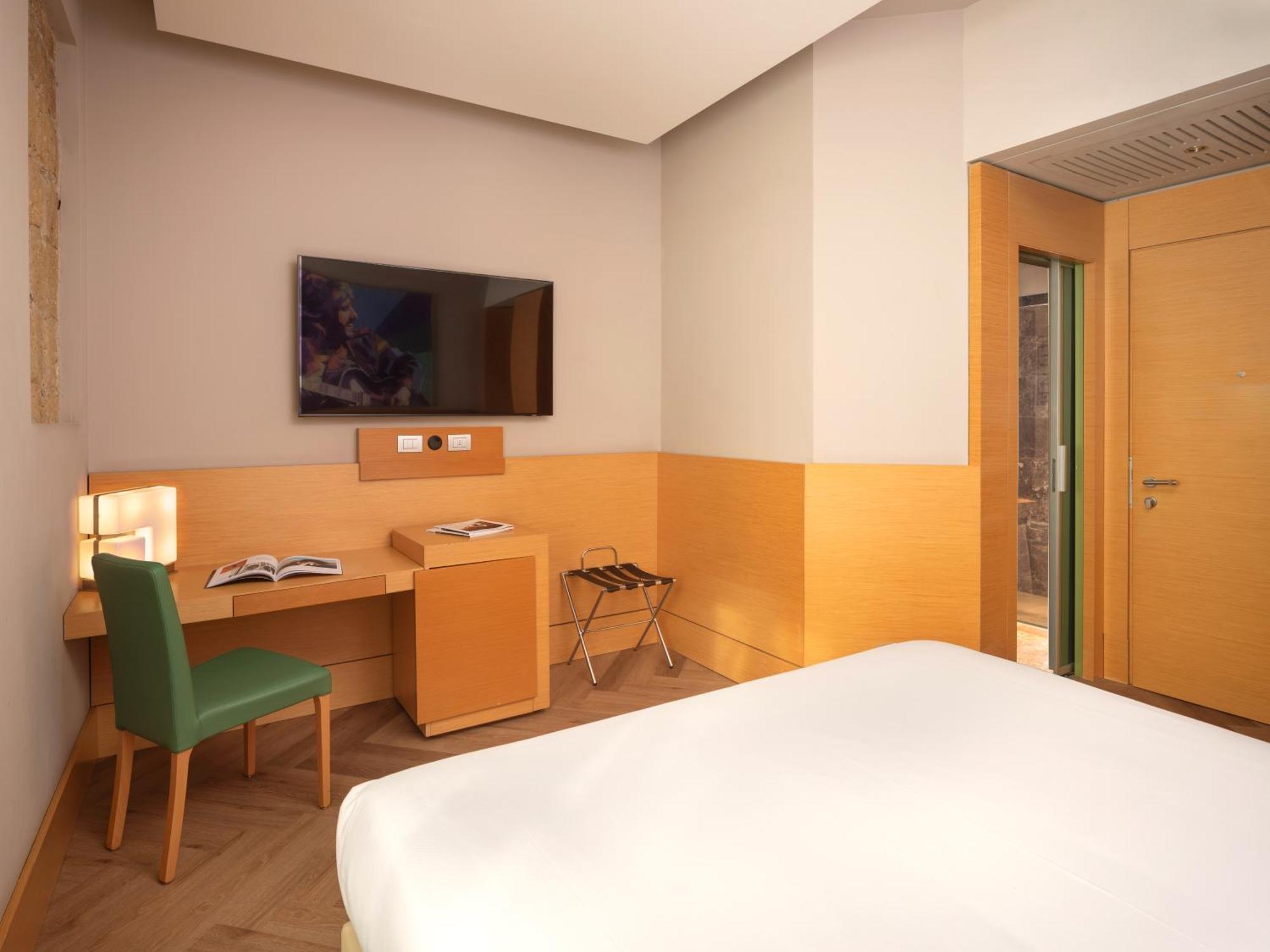 Classic Double Room,1739369434:JPEG