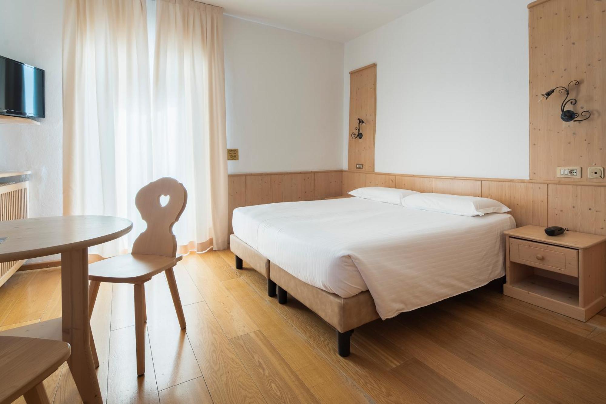 Two Connecting Double or Twin Rooms