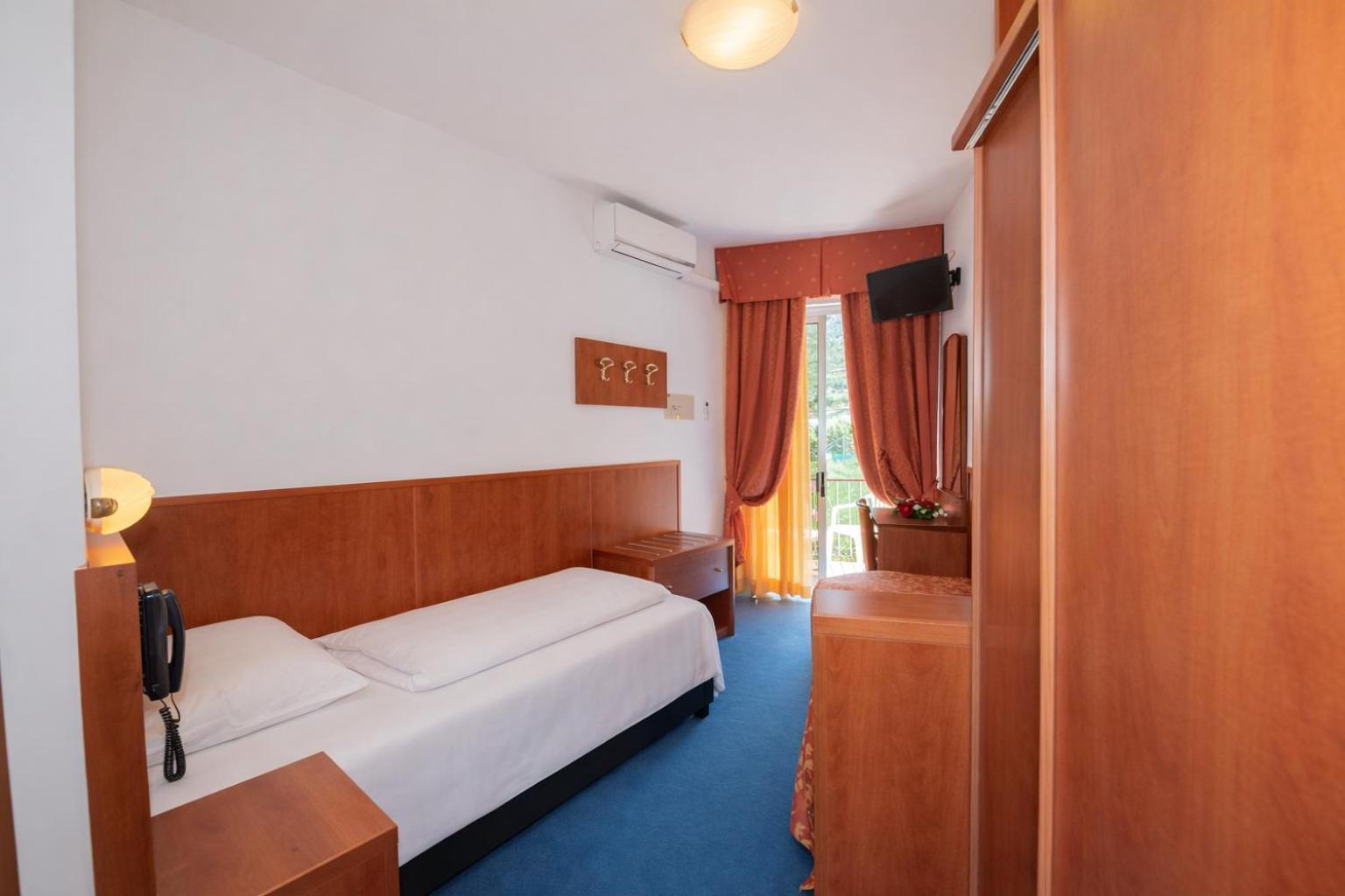 Standard Einzelzimmer mit Balkon