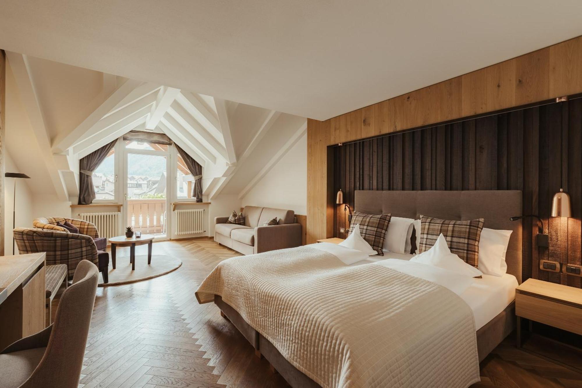 Junior Suite,1742759473:JPEG