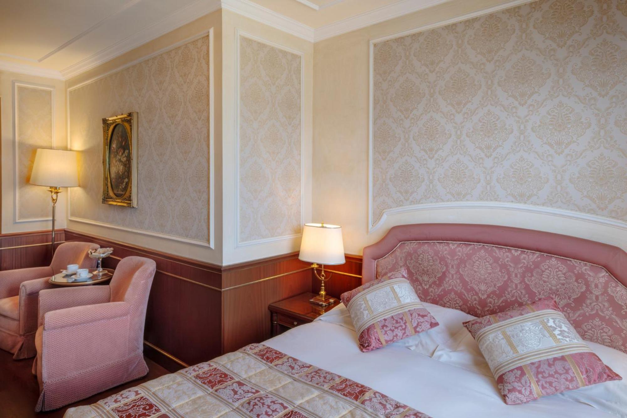 Classic Doppelzimmer mit See- oder seitlichem Poolblick