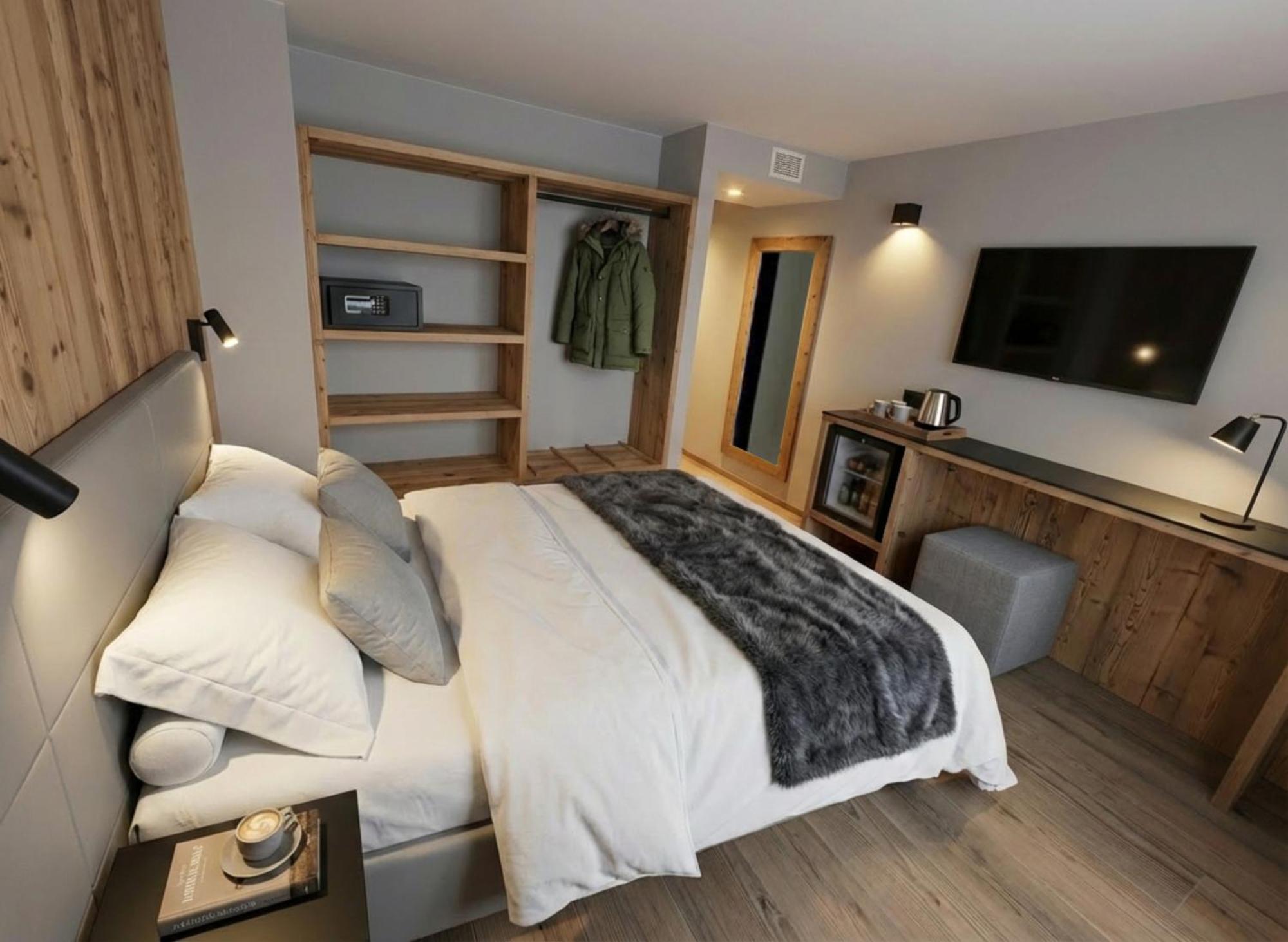 Deluxe Double or Twin Room