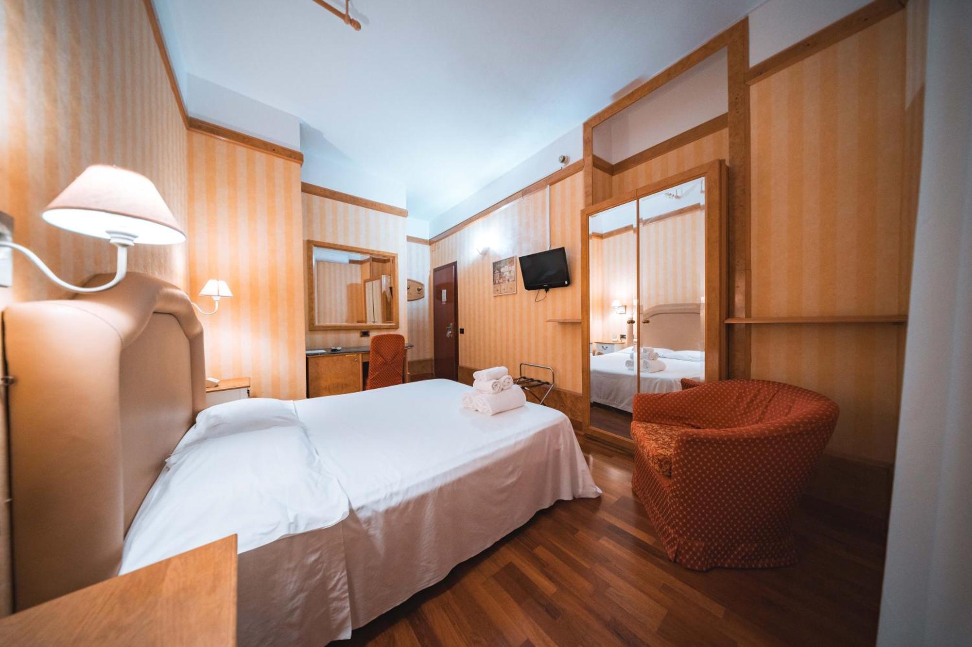 Standard Double Room,1758275899:JPEG