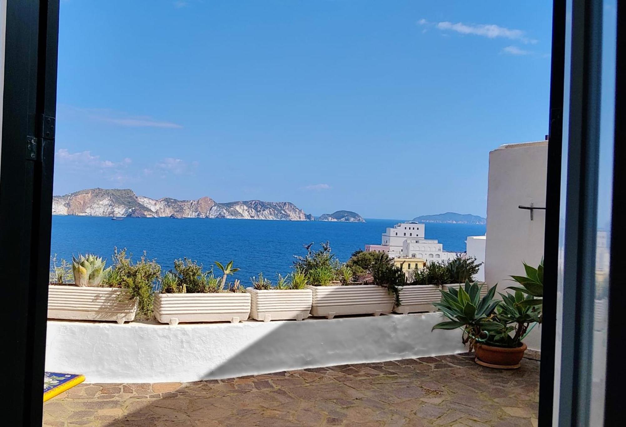 Quadruple Room with Sea View