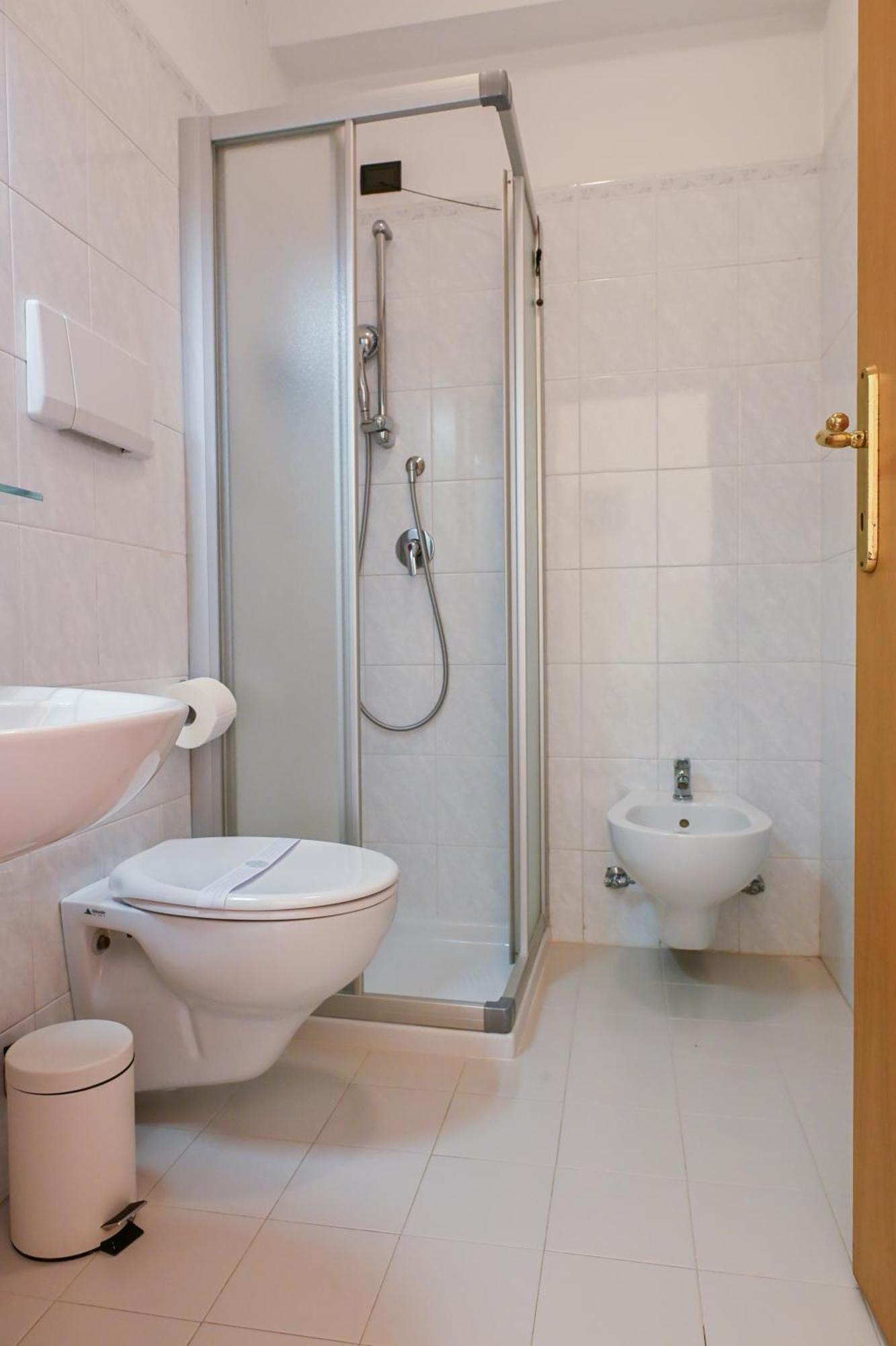 Small Double Room,1765595778:JPEG
