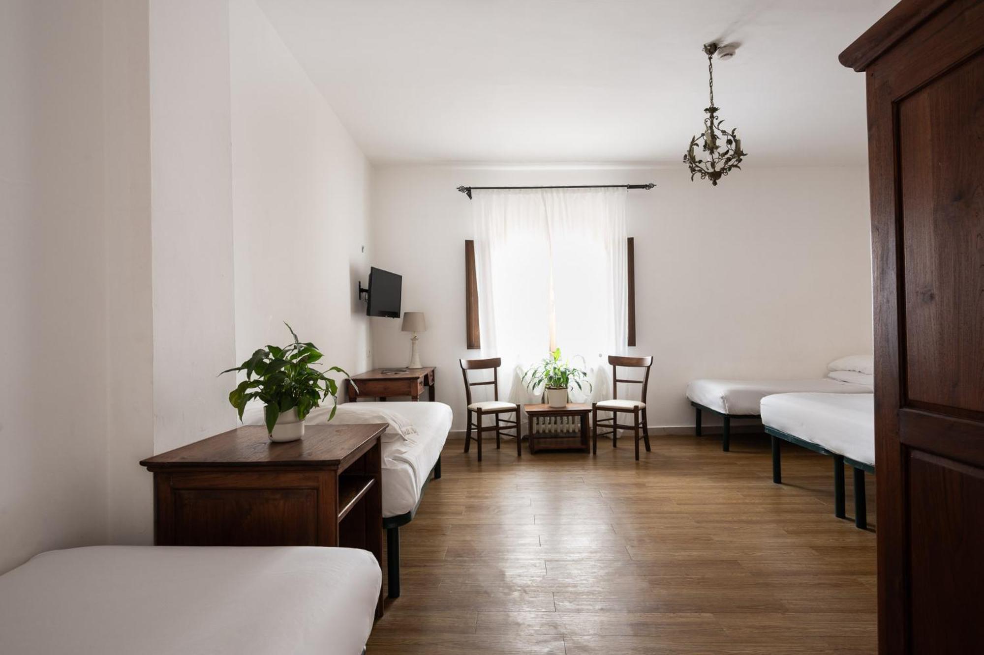 Family Room,1765802535:JPEG
