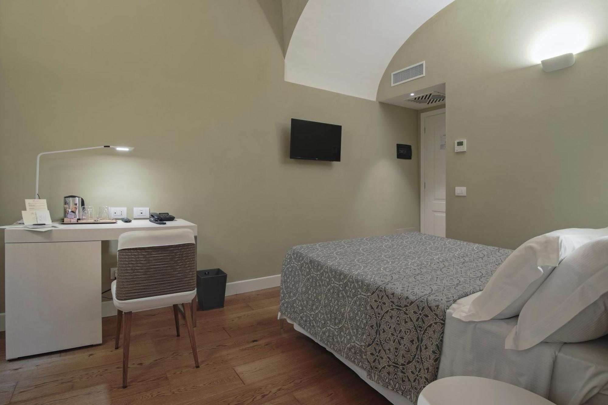Budget Double Room,1766005044:JPEG