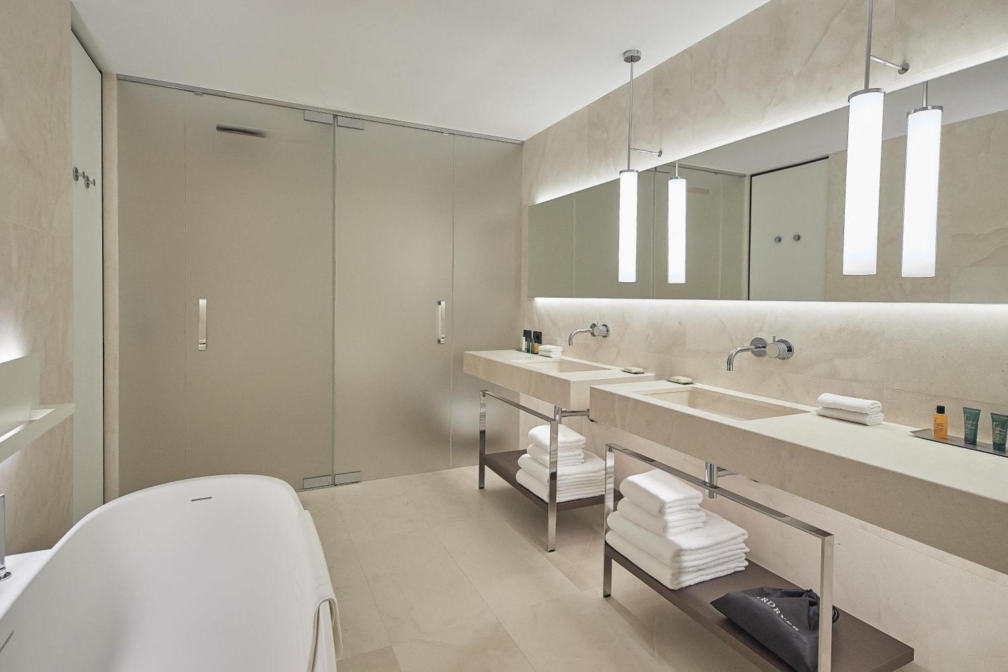 Premium King Room with Lake View