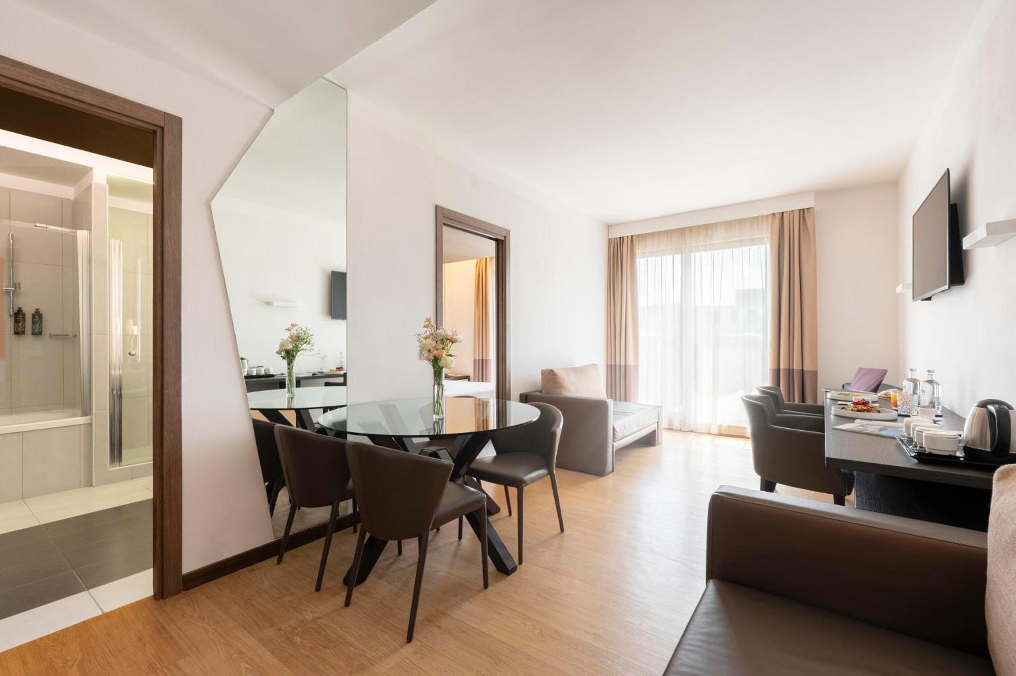 Vierbettzimmer mit Balkon