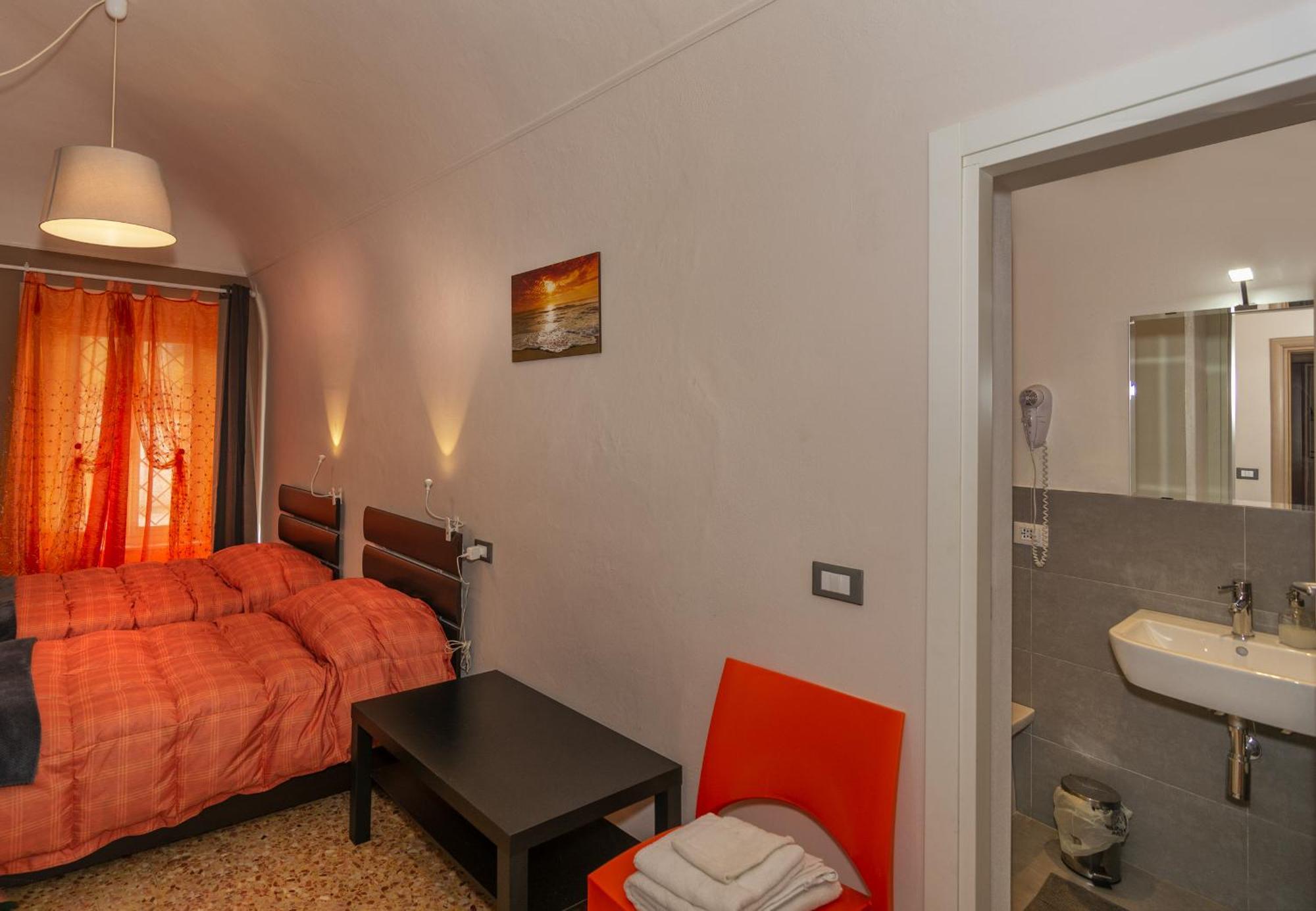 Double or Twin Room Private Bathroom