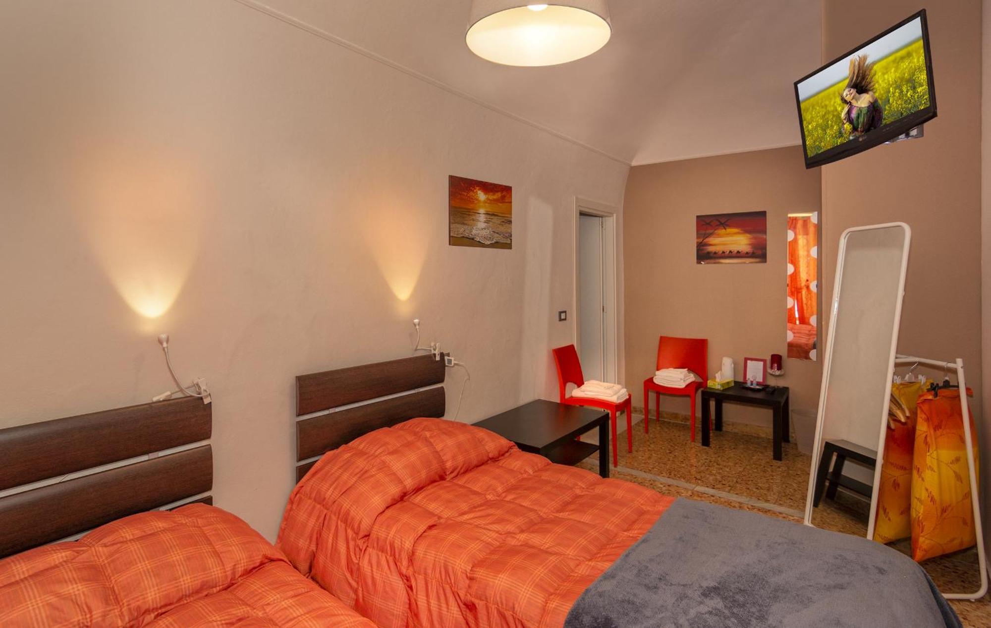 Double or Twin Room Private Bathroom