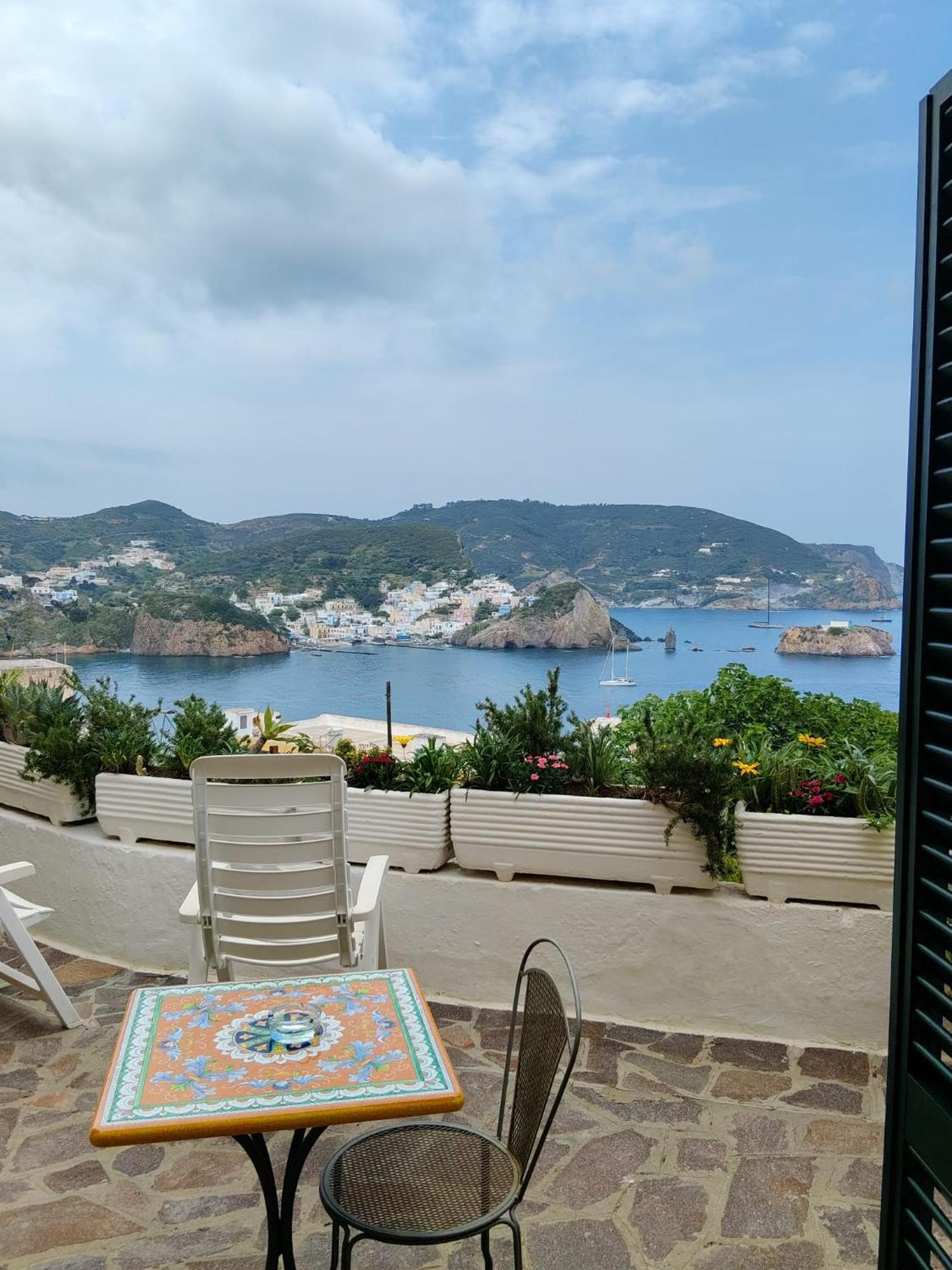 Double or Twin Room with Sea View