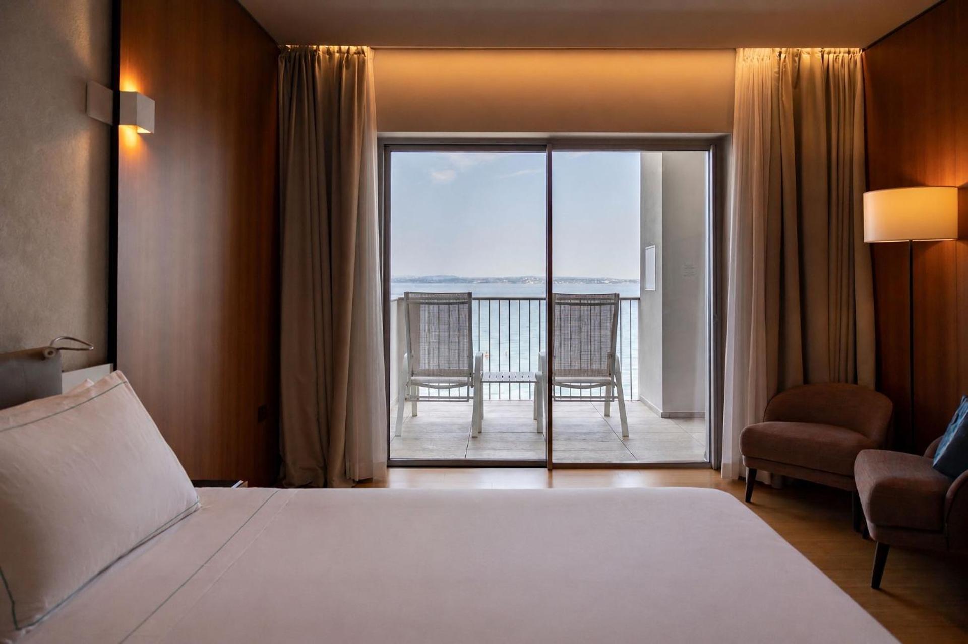Junior Suite met Uitzicht op het Meer en Toegang tot de Spa