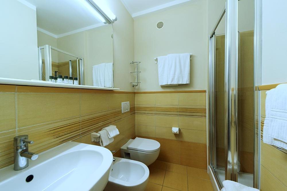 Double or Twin Room Sea View