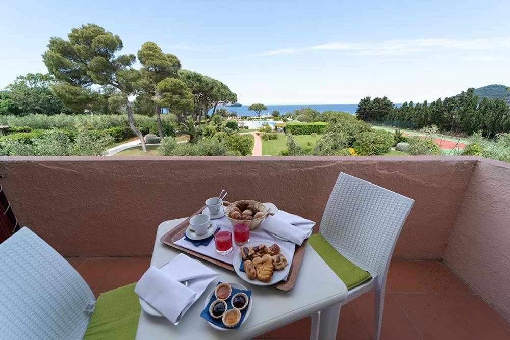 Double or Twin Room Sea View