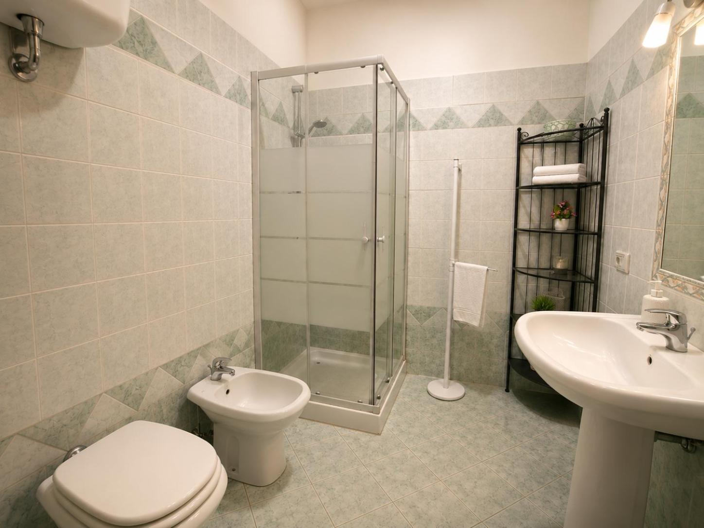 Doppelzimmer mit eigenem externen Bad