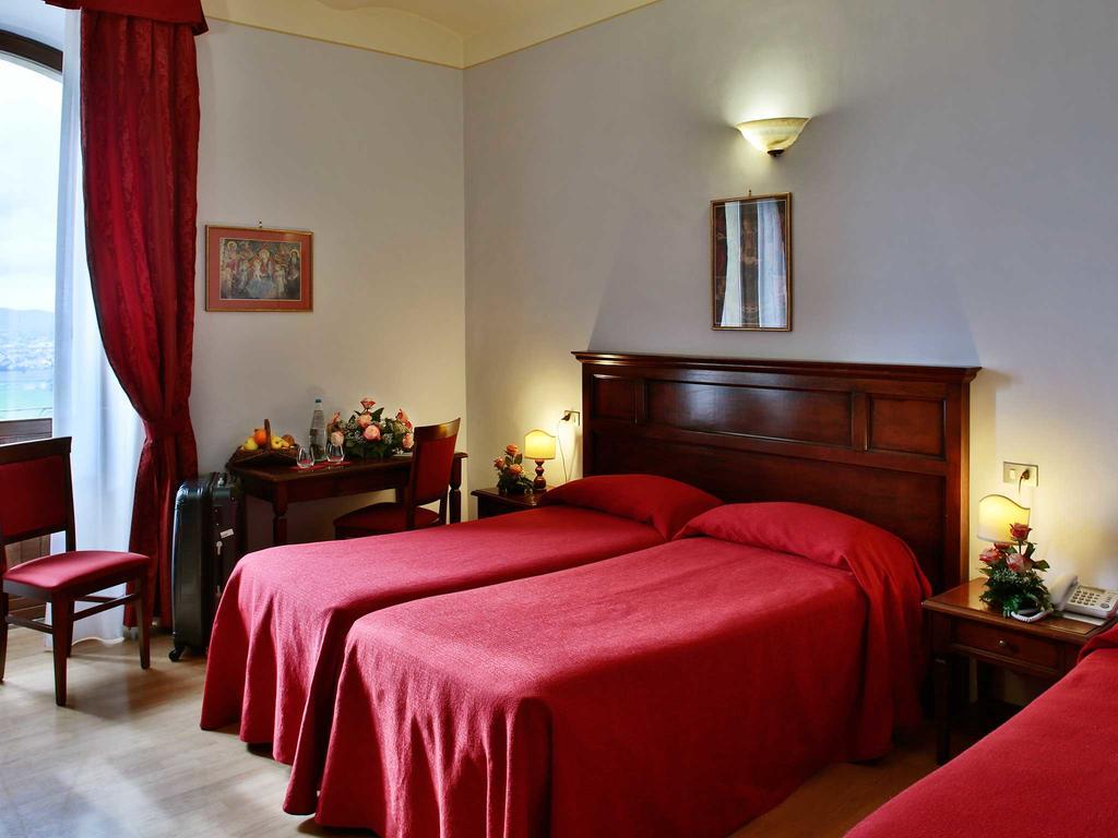 Double or Twin Room with Balcony and Valley View
