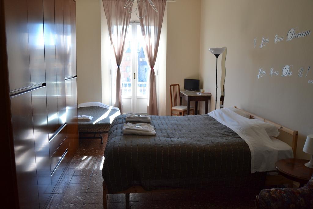 Double Room with Balcony, Shared Bathroom and River View