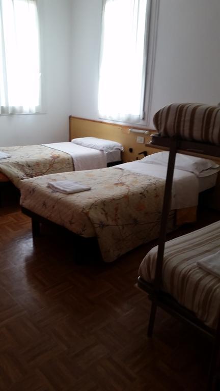 Bed 4-Bed Dormitory Room