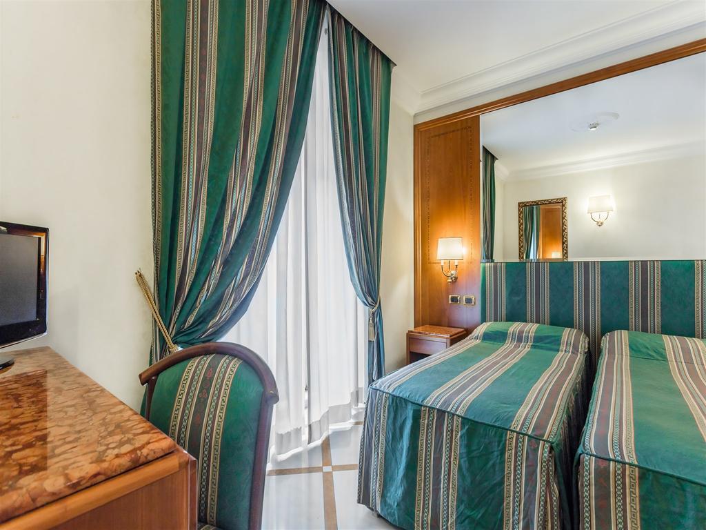 Standard Double or Twin Room,703612156:JPEG