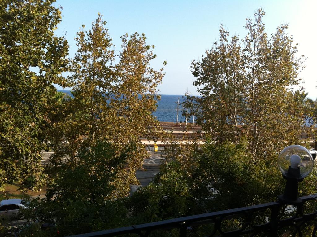 Doppelzimmer mit Balkon und Meerblick