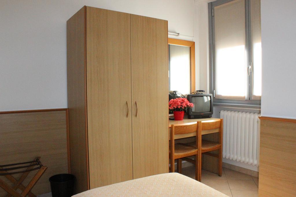 Tweepersoonskamer met 2 Aparte Bedden