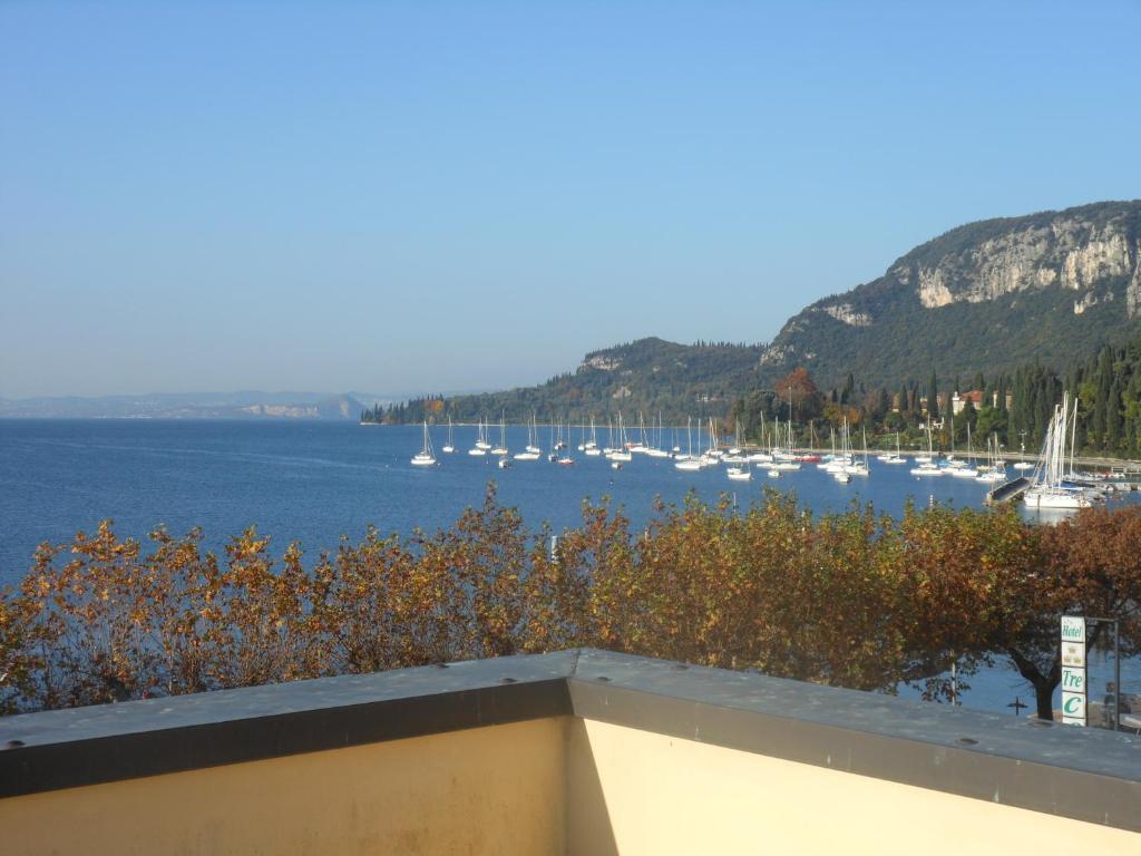 Double Room with Terrace and Lake View,31720046:JPEG