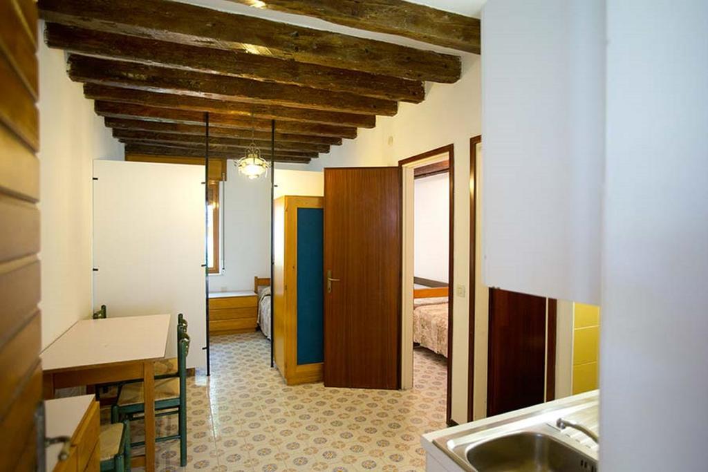 One-Bedroom Apartment (5 Adults),219270497:JPEG