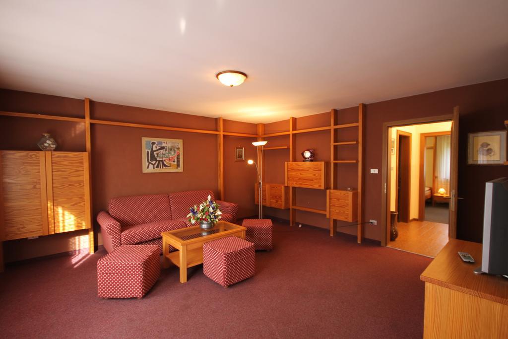 Two-Bedroom Apartment,230954812:JPEG