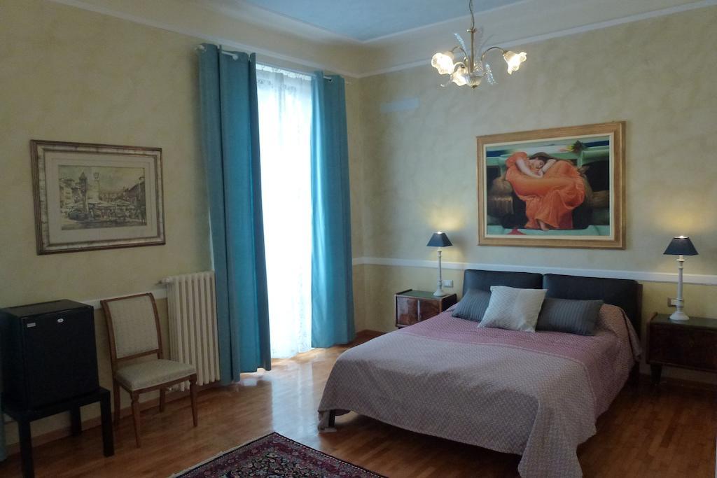 Deluxe Double Room with Balcony and River View