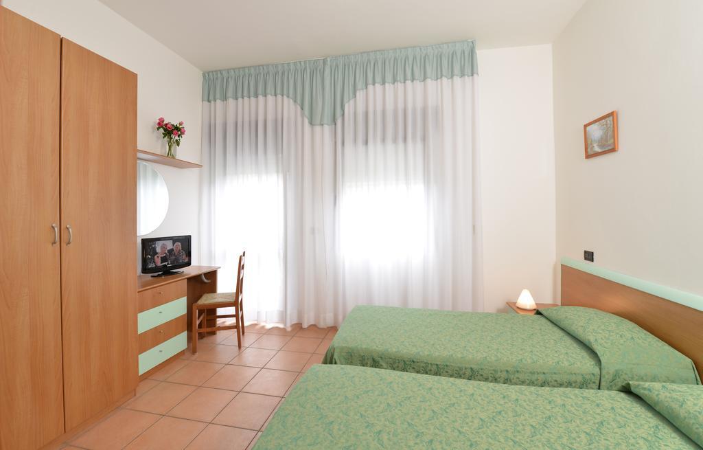 Superior Double or Twin Room,414541020:JPEG