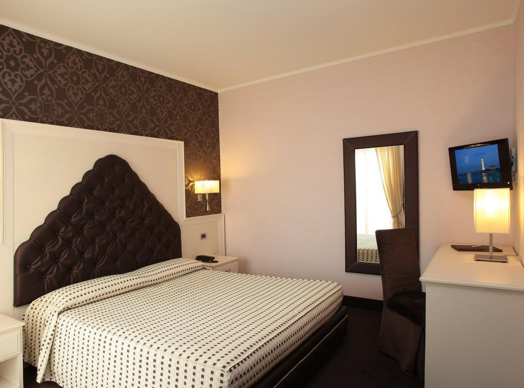 Suite Junior con vistas parciales al mar (2 adultos)