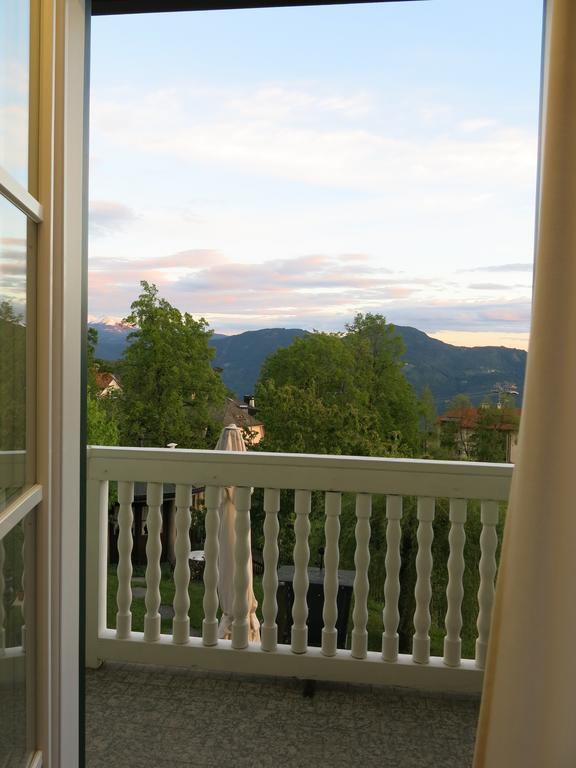 Einzelzimmer mit Balkon