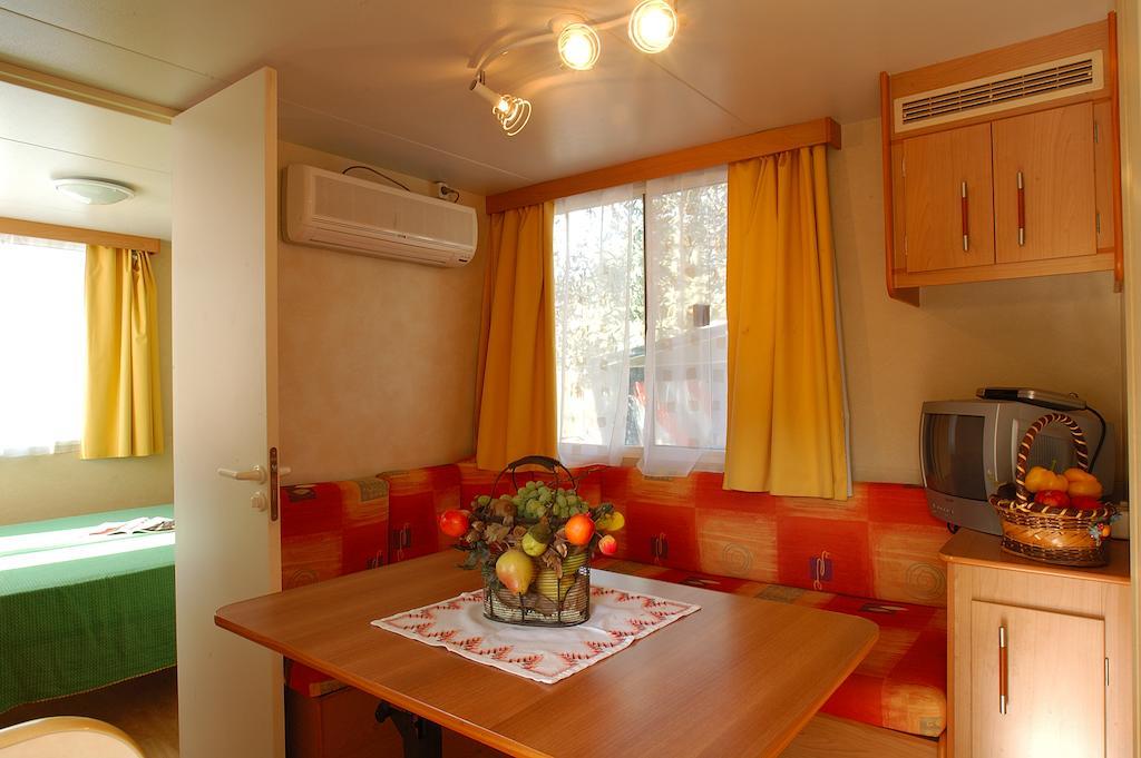 Mobile Home,451488297:JPEG