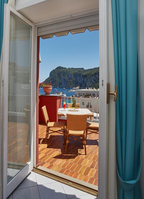 Doppelzimmer mit Balkon und Meerblick