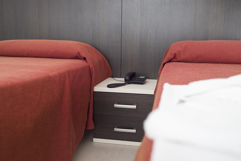 Tweepersoonskamer met 2 Aparte Bedden