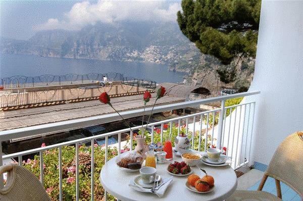 Double or Twin Room with Sea View