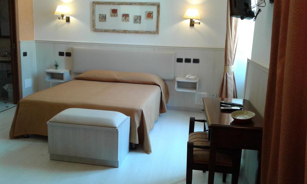 Double Room,266265485:JPEG