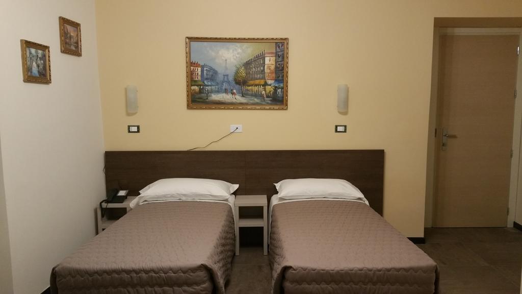 Double or Twin Room,267389041:JPEG