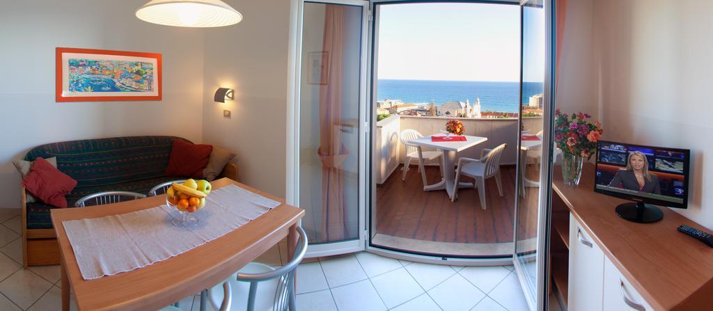 Apartment mit 1 Schlafzimmer, Balkon und Meerblick (2 Erwachsene)