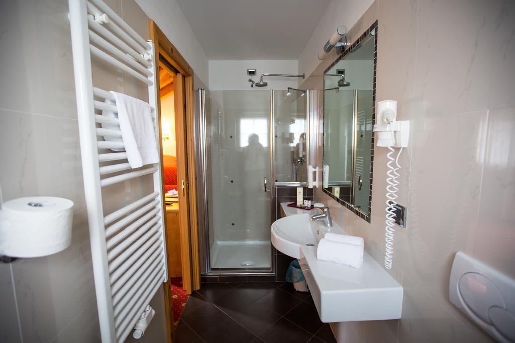 Superior Triple Room (2 Adult + 1 Child),325514011:JPEG
